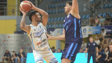 Regatas ganó de la mano del Penka Aguirre