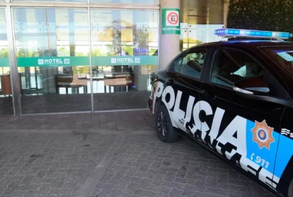 Tragedia: una estudiante de 12 años cayó desde el balcón de un hotel y falleció en el acto