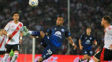 Agónico triunfo de Independiente de Mendoza ante River con la figura de Sebastián Villa