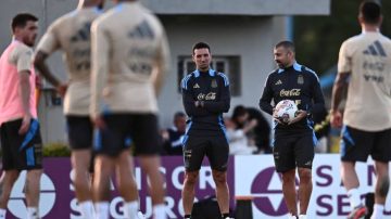 Scaloni sorprende con los nombres elegidos para reemplazar a Messi y Lautaro