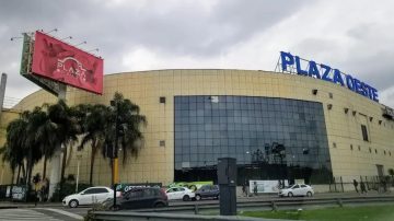 Se derrumbó el techo de un shopping y por fortuna no hubo heridos