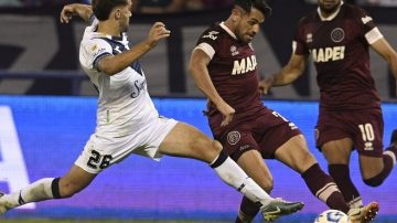 Vélez no pudo pasar del 0 con Lanús y encendió el campeonato