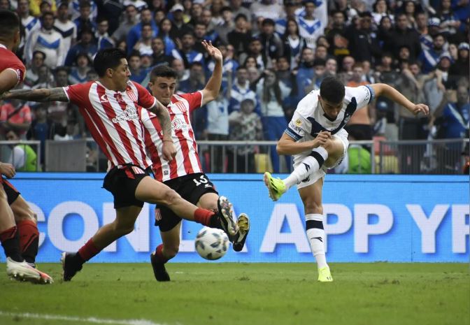 Ya son seis los futbolistas a los que les rescindieron el contrato por participar de la “Copa Potrero”