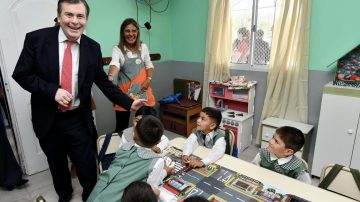 La inocente pregunta de un niño que hizo sonrojar al gobernador: “¿Usted es el papi Zamora?