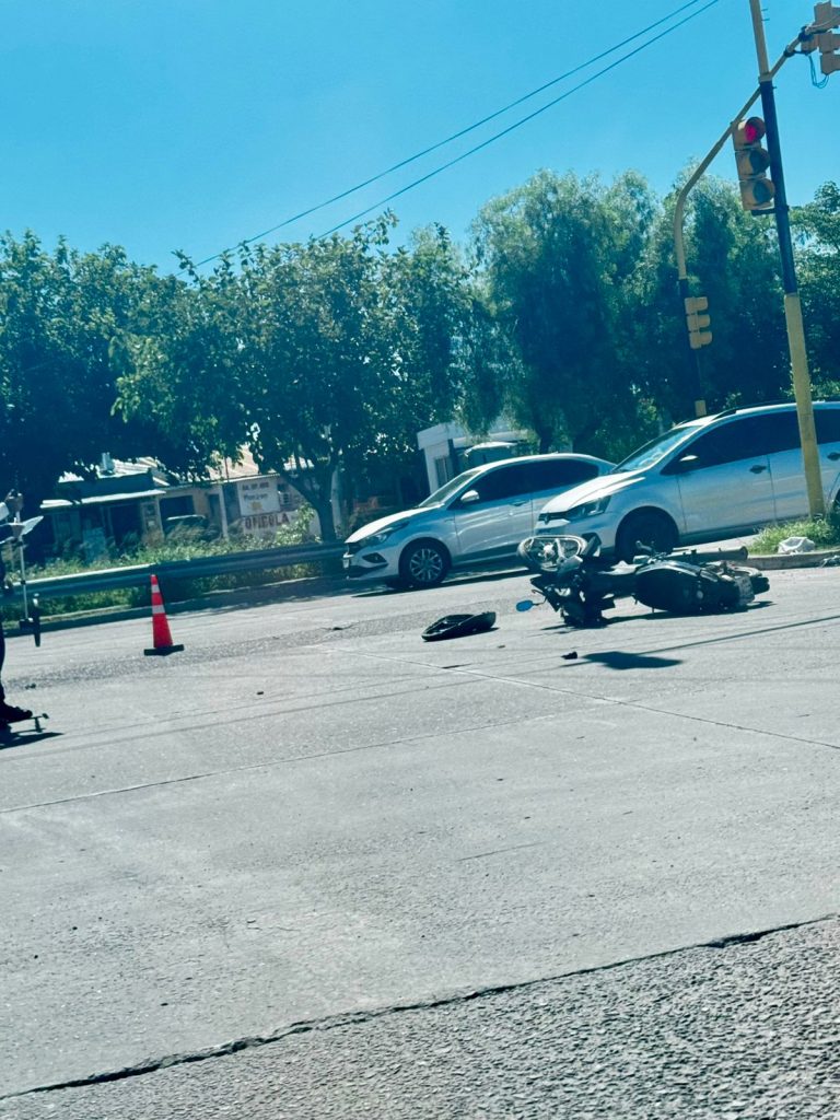 Violento choque en Av. Lugones provoca caos vehicular