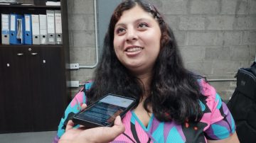 La emotiva historia de la ganadora de la moto 0KM de Info del Estero