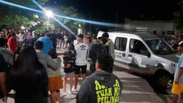 Un repartidor chocó a una niña y derrapó en Añatuya