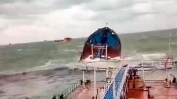 Desastre en el Mar Negro: naufragio de buques cisterna y derrame de fueloil