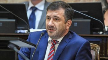 Echaron a Edgardo Kueider del departamento en el que cumplían prisión domiciliaria