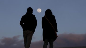 La “luna fría” iluminará el cielo: historia, causas y efectos astrológicos