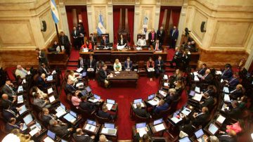 Con menos democracia no se consigue más democracia