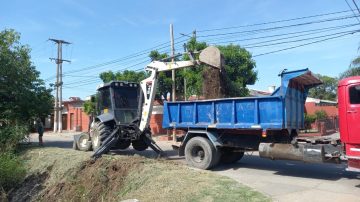 Continúa el trabajo de mantenimiento  de los desagües pluviales en la zona sur de Capital