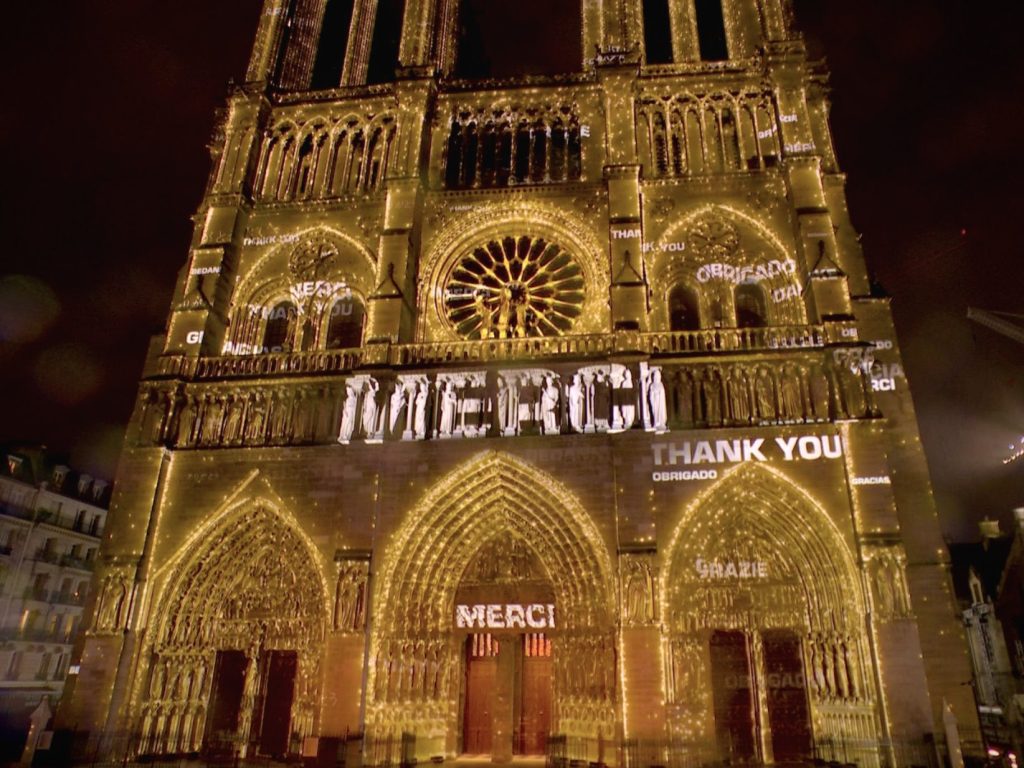 La Catedral de Notre-Dame reabrió sus puertas tras incendiarse en 2019