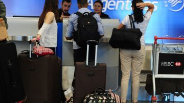 Transporte aéreo en el ojo de la tormenta: retraso y críticas a Aerolíneas Argentinas