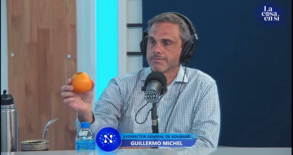 Guillermo Michel ejemplificó con una naranja importada de Egipto la situación del trabajador argentino