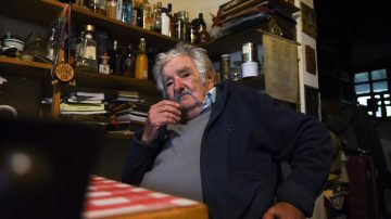 José Mujica se disculpó por llamarle “vieja” a Cristina Kirchner