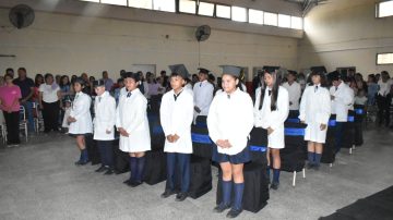 Emotivo acto de colación en la escuela San Isidro Labrador de Colonia El Simbolar