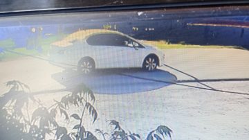 Buscan a un auto color blanco que chocó y abandonó a un motociclista que luego murió