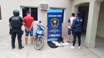 Por las cámaras de seguridad, atraparon a dos motochorros de la ciudad de Frías