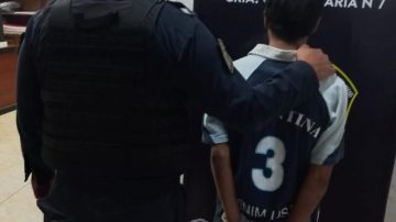 Tenía prohibido acercarse a su ex, pero la fue a ver, la golpeó y le rompió el teléfono