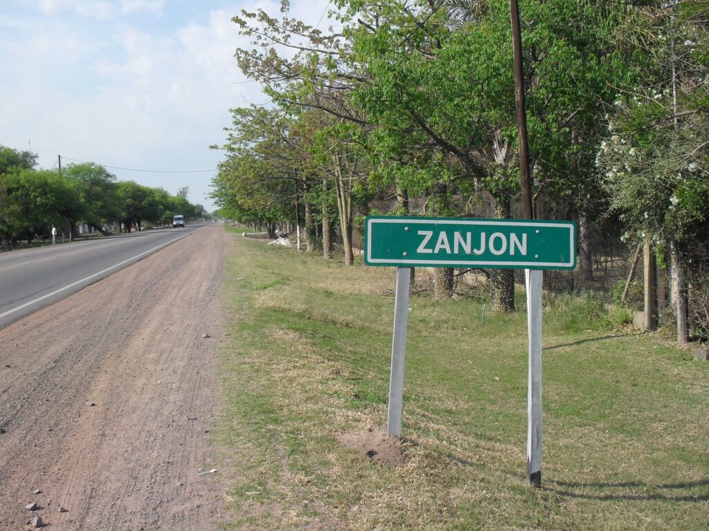 Vecinos de El Zanjón denuncian la grave crisis de agua: “Es agua, no humo”