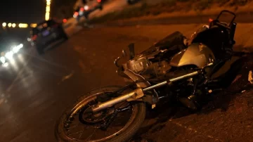 Un joven chocó contra un carro tracción a sangre y sufrió gravísimas heridas