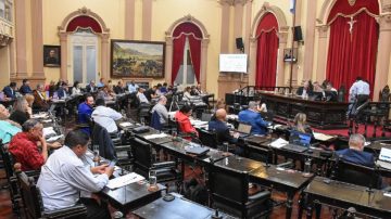 En plena sesión, diputadas se dijeron de todo: “Vas a tener que levantar los dientes del piso”