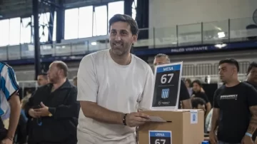 Diego Milito fue elegido presidente de Racing Club en una elección histórica