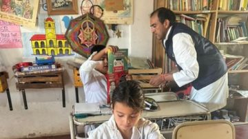 Árbol Blanco, un docente, una comunidad y una historia recuerda al “Shunko” de Ábalos