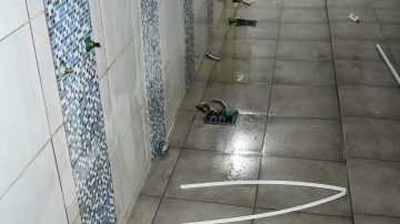 FOTOS | Sarmiento mostró en sus redes los daños que la delegación de Villa Mitre ocasionó en sus vestuarios