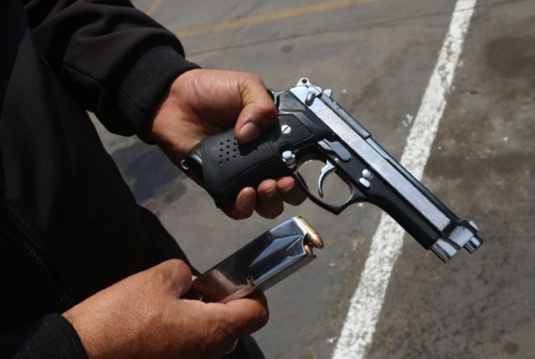 En Frías, un joven denunció que lo atacaron con un arma de fuego