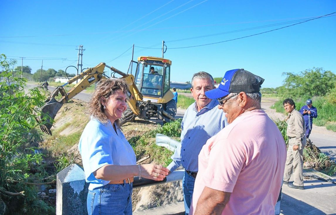 La intendente Fuentes supervisó un nuevo operativo de limpieza de más de 1500 metros en el colector pluvial Colón sur