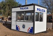 Incidentes en La Dársena: destrozaron una garita policial tras un festejo de egresados