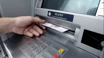 Una señora se olvidó la tarjeta en el cajero y le realizaron un prestámo por $1.500.000