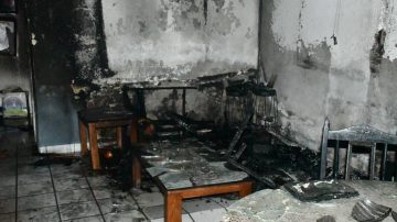 Dejaron la plancha encendida en la cama y se les incendió la habitación: perdieron todo