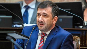 Kueider pide licencia legislativa mientras permanece bajo prisión domiciliaria en Paraguay