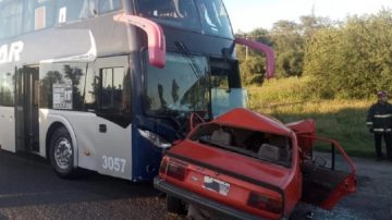 Colisión fatal deja dos muertos y un niño gravemente herido