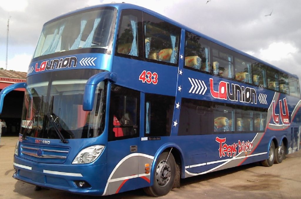 Menores atacaron a piedrazos a un colectivo de La Unión