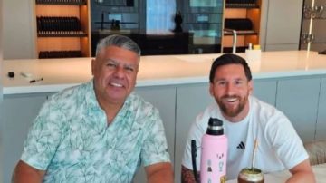 “Despidiendo el año de 10, con el 10: “Chiqui” Tapia se mostró tomando mate con Lionel Messi
