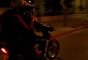 Motochorro hirió a una mujer de 69 años para robarle el celular en el barrio Centro de La Banda