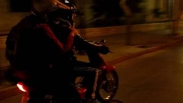 Noche terrible para un comerciante: motochorros le robaron cervezas y lo atropellaron