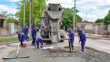 Obras Públicas de Capital destinó durante el 2024 más de 300 camiones mixer con hormigón para mantenimiento de calles