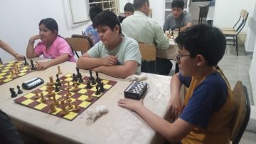 Invitan al torneo de ajedrez en la Biblioteca Popular Jorge W. Ábalos del barrio Autonomía