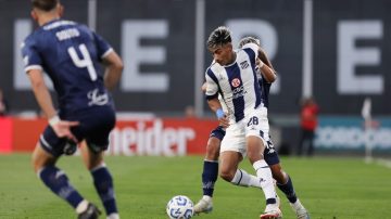 Talleres le ganó a Huracán y quedó como escolta de Vélez a falta de dos fechas