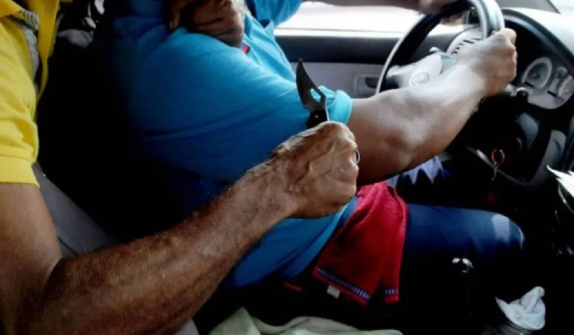 En plena madrugada y a punta de cuchillo asaltaron a un taxista