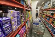 El consumo no crece: las ventas en supermercados y mayoristas cerraron en rojo y el comercio pide rescate