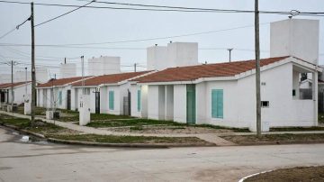 La Banda: el extraño negocio de electrodomésticos que atiende a la madrugada en los barrios del norte
