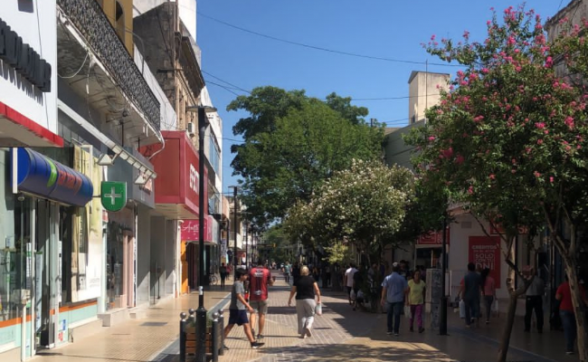 Tres menores de edad fueron detenidos en la Peatonal Absalón Rojas: tenían un cartucho