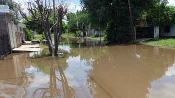 La Banda: vecinos del barrio Sarmiento reclaman ayuda urgente por inundaciones