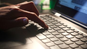 El lado oscuro de la IA: la obsesión de Milei esconde una preocupante precarización